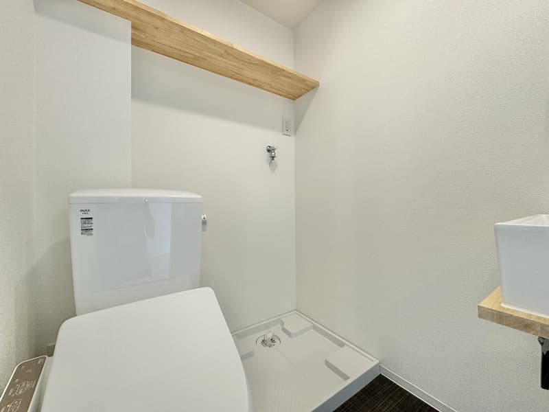 Room image 13