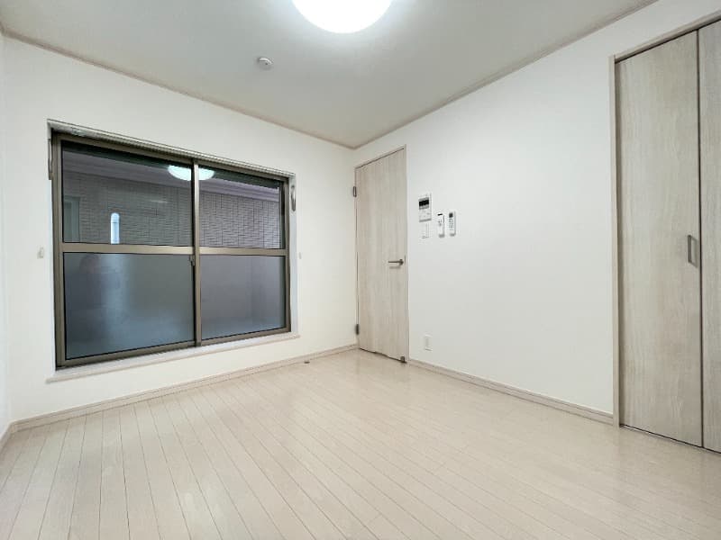 Room image 11