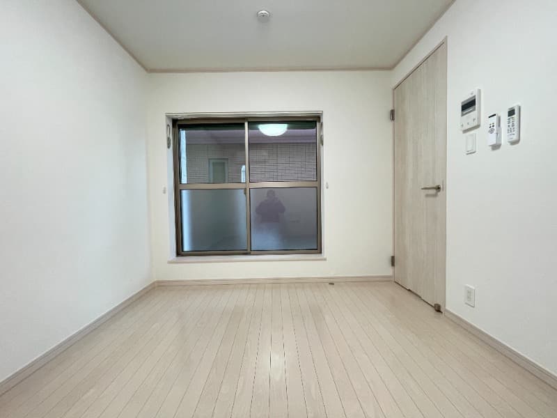 Room image 12