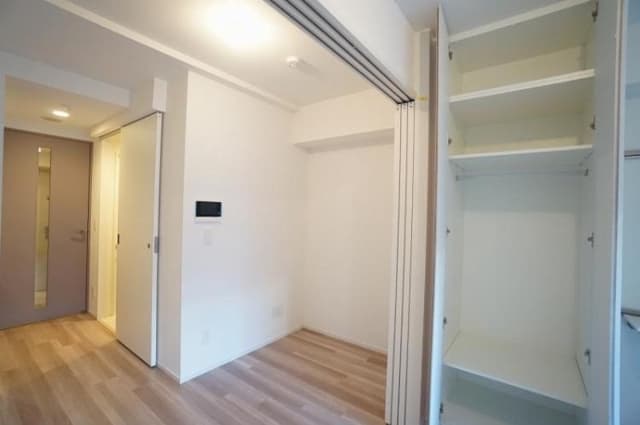 Room image 10