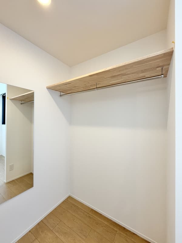 Room image 15