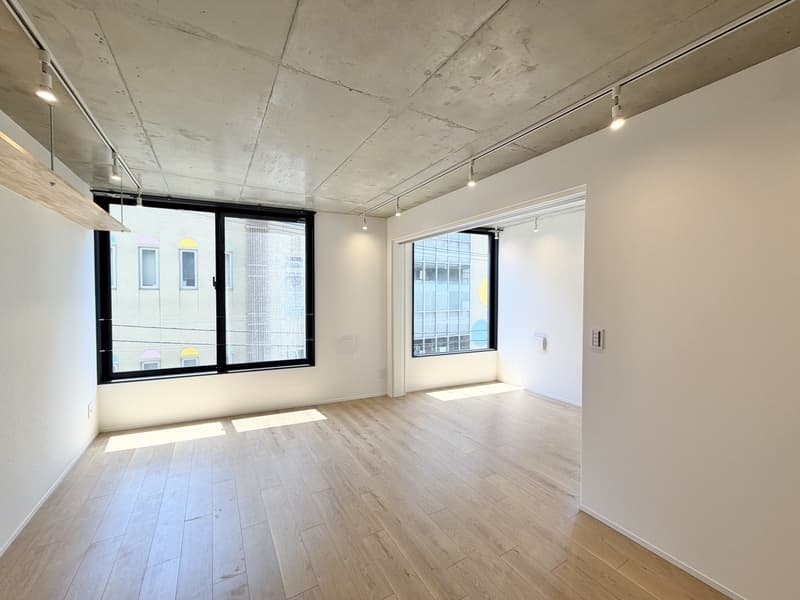 Room image 8
