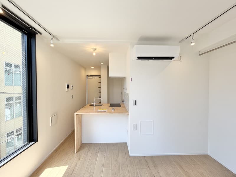 Room image 10