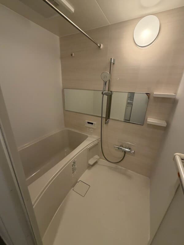 Room image 12
