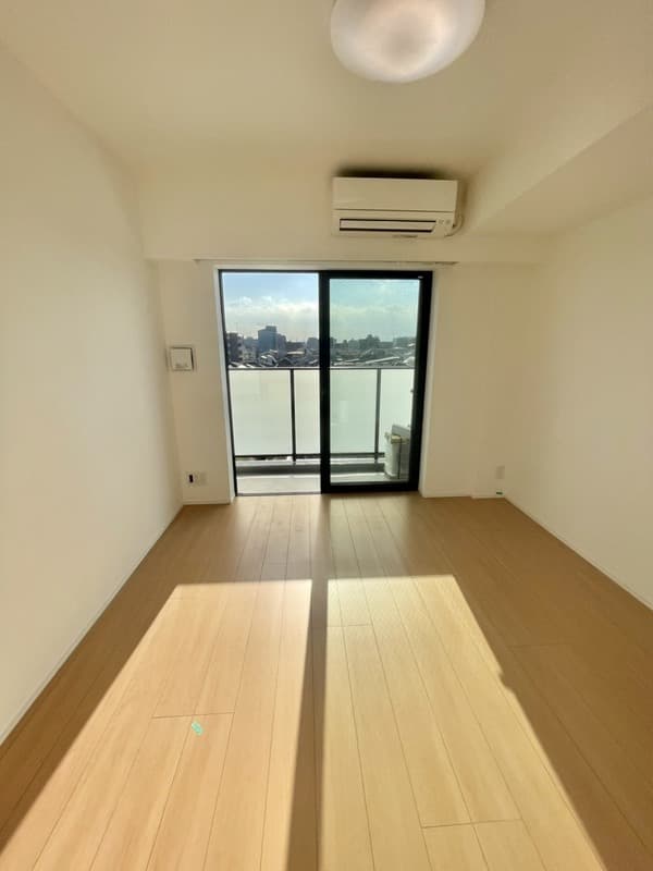 Room image 11