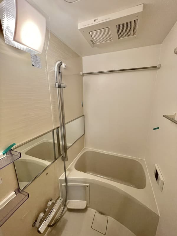 Room image 8