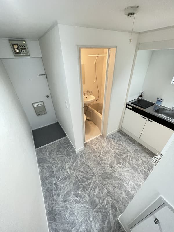 Room image 10