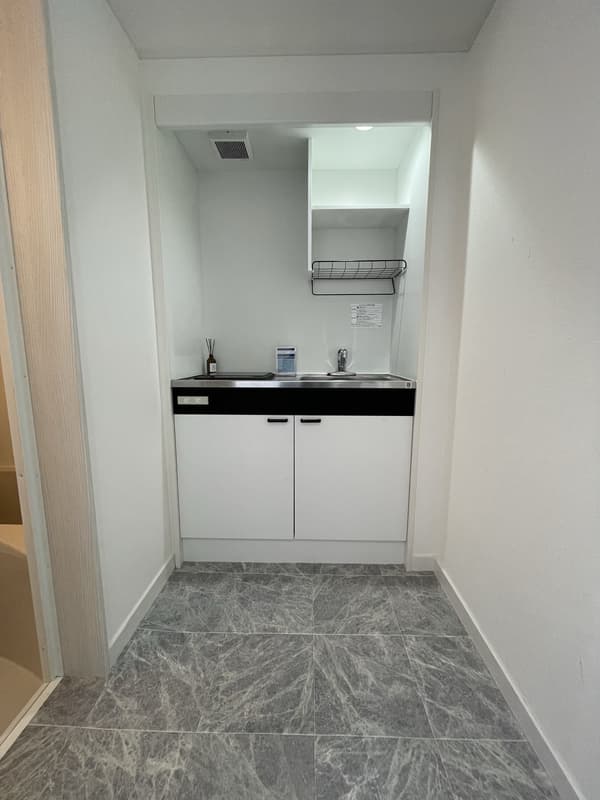 Room image 8