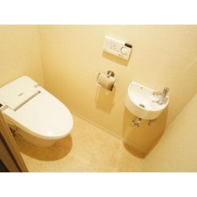 Room image 10