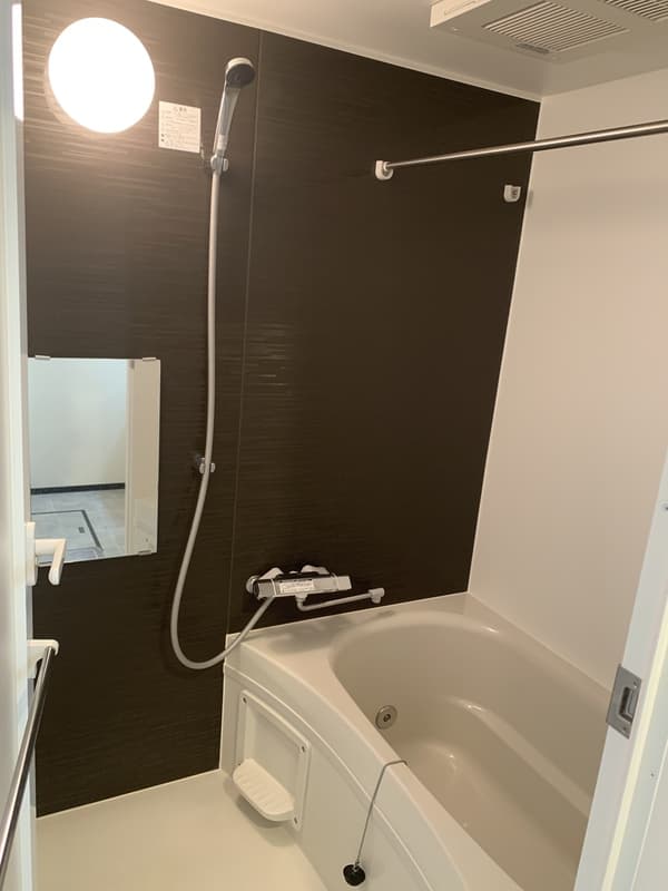 Room image 8
