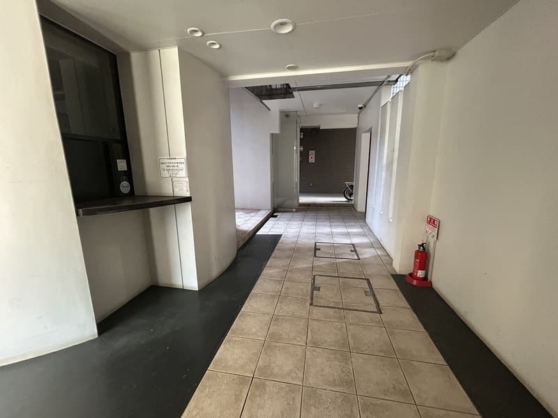 Room image 10