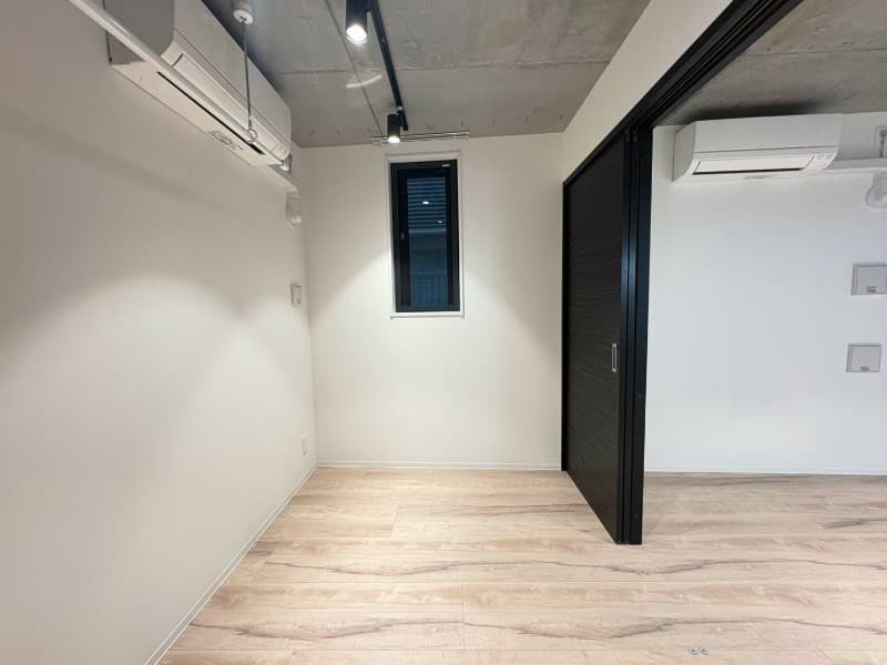 Room image 13