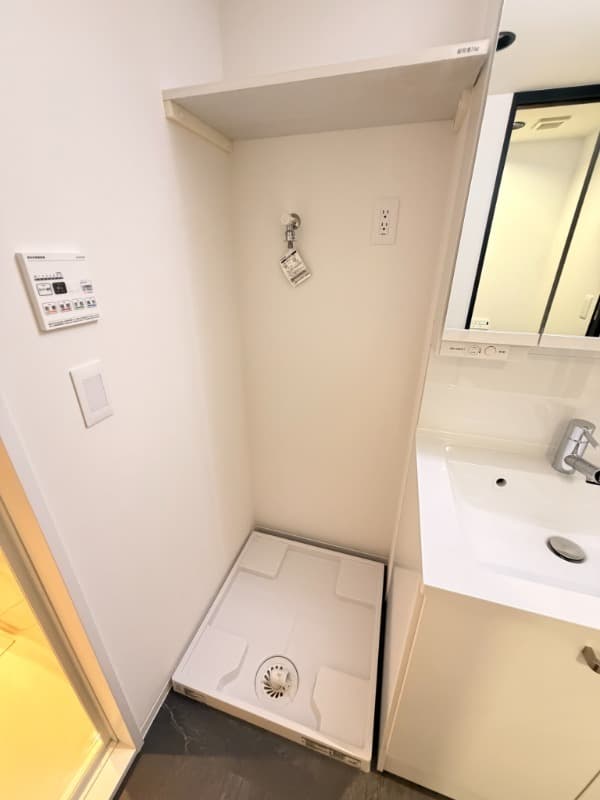 Room image 16