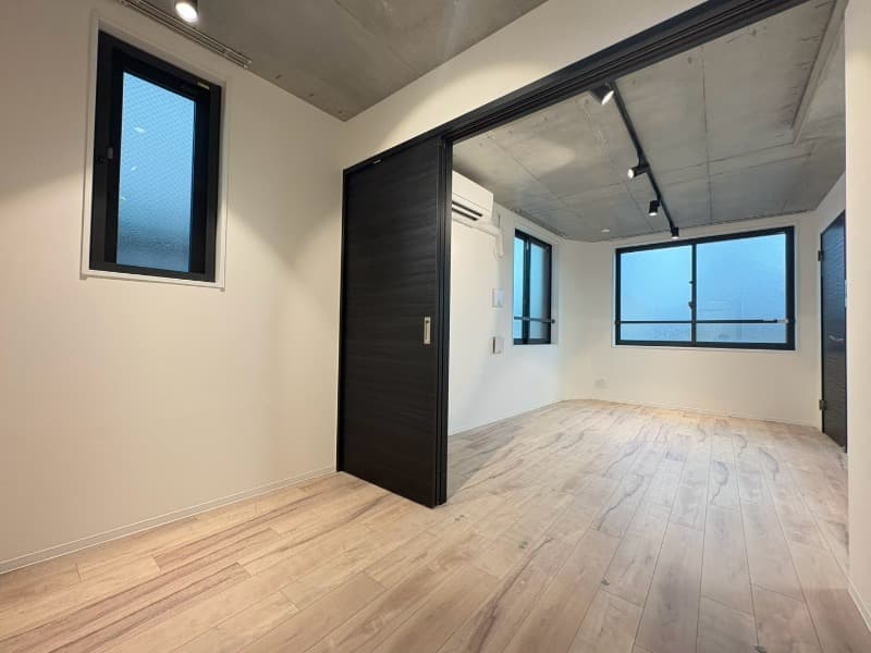 Room image 13