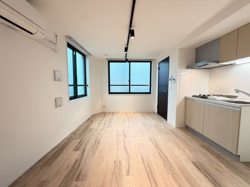 Room image 13