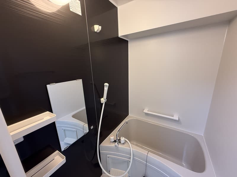 Room image 12