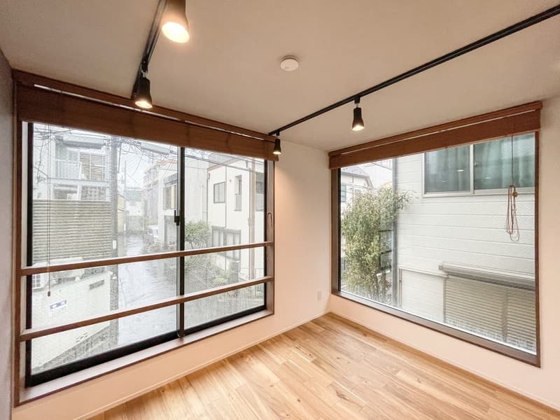 Room image 8