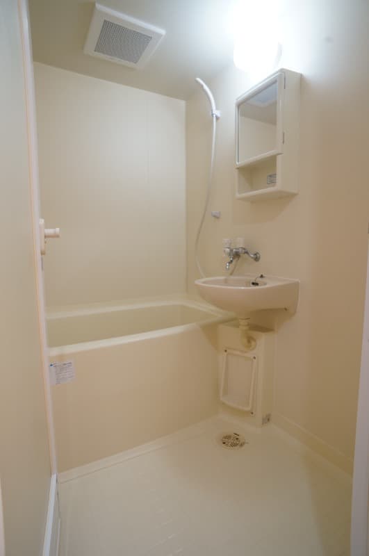Room image 8