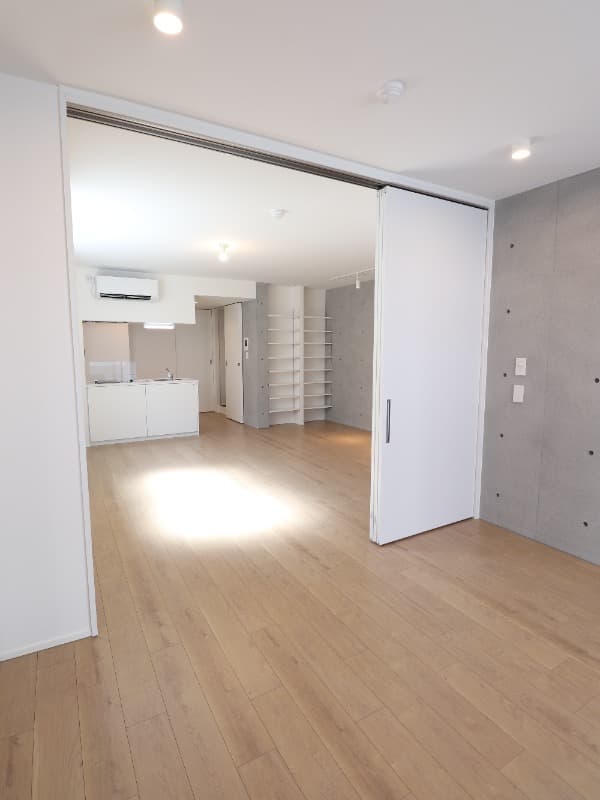 Room image 13
