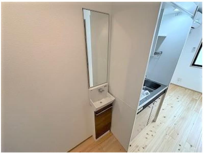 Room image 8