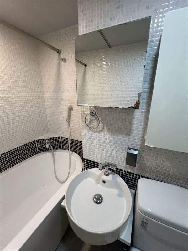 Room image 12