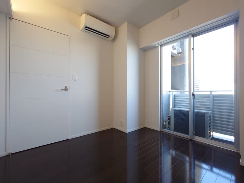 Room image 12