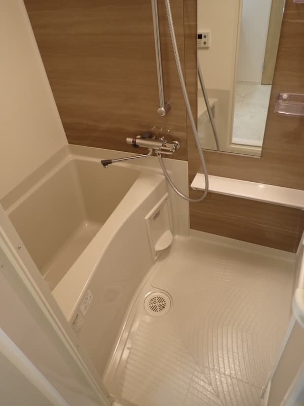 Room image 11