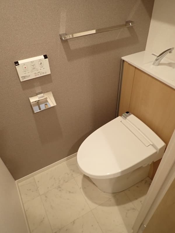 Room image 12