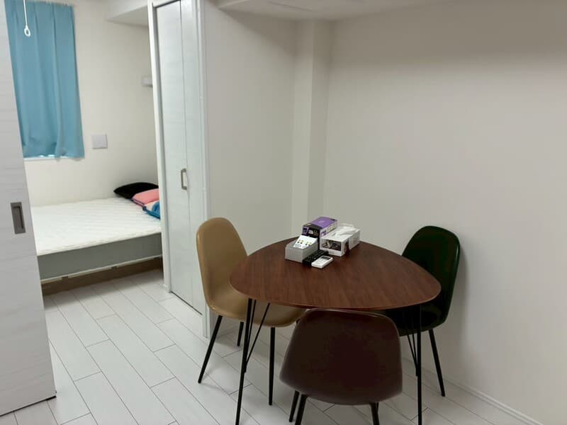 Room image 8