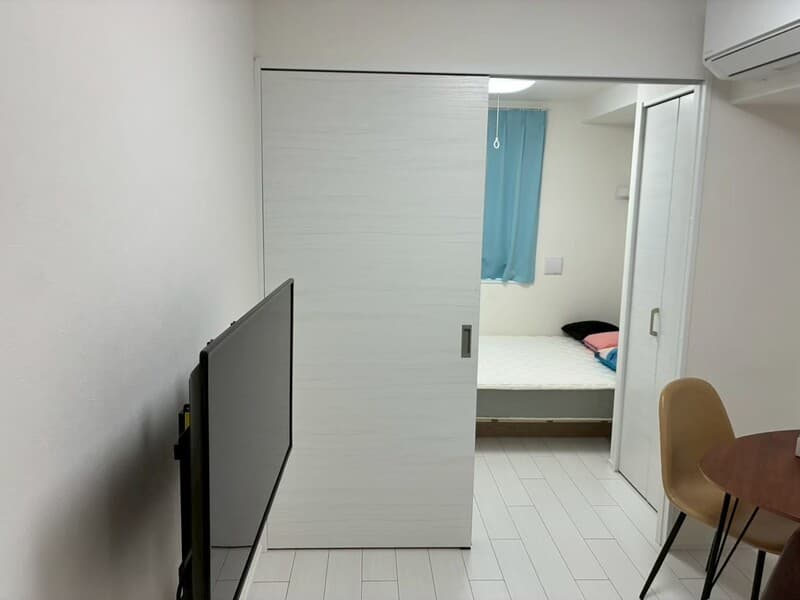 Room image 9