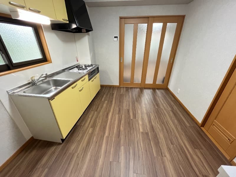 Room image 8