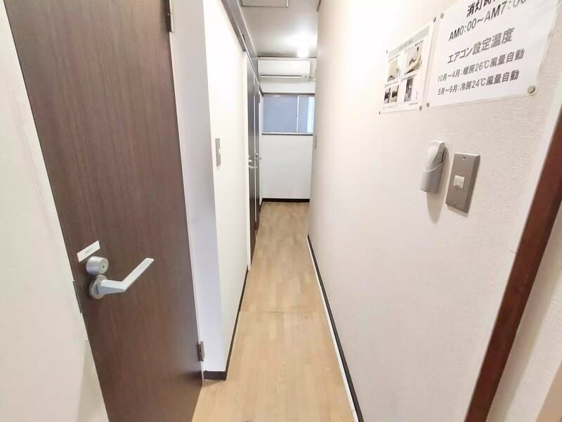Room image 15