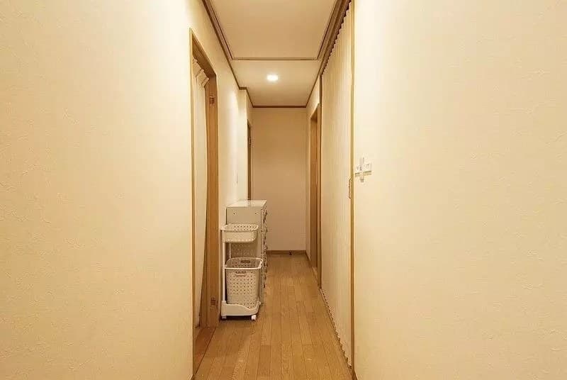 Room image 12
