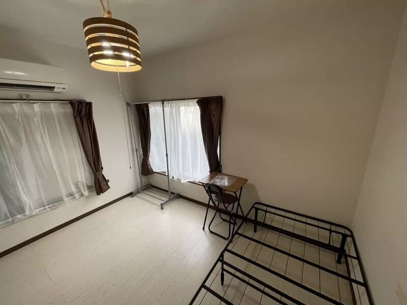Room image 8