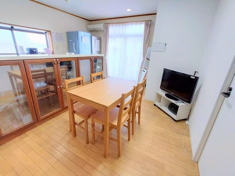 Room image 11