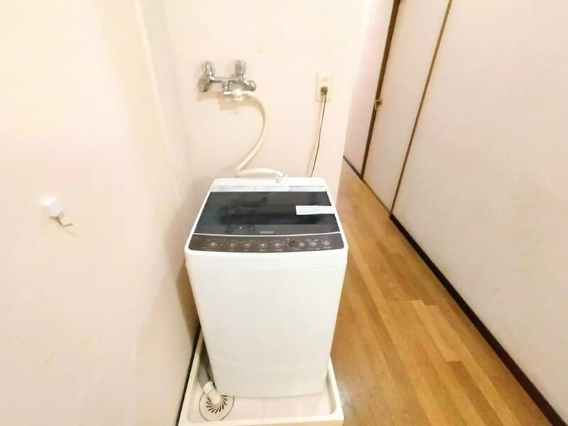 Room image 15