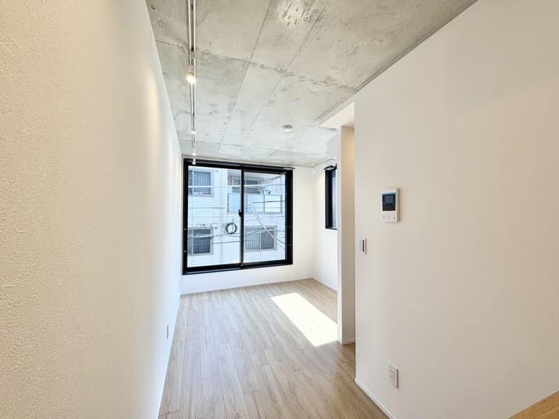 Room image 8