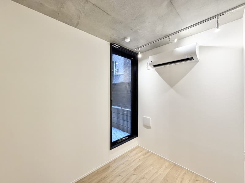 Room image 12