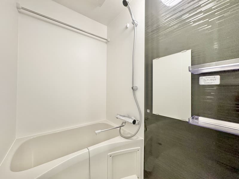 Room image 12