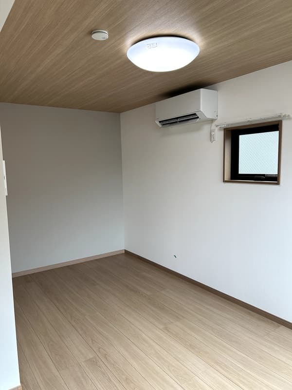 Room image 11