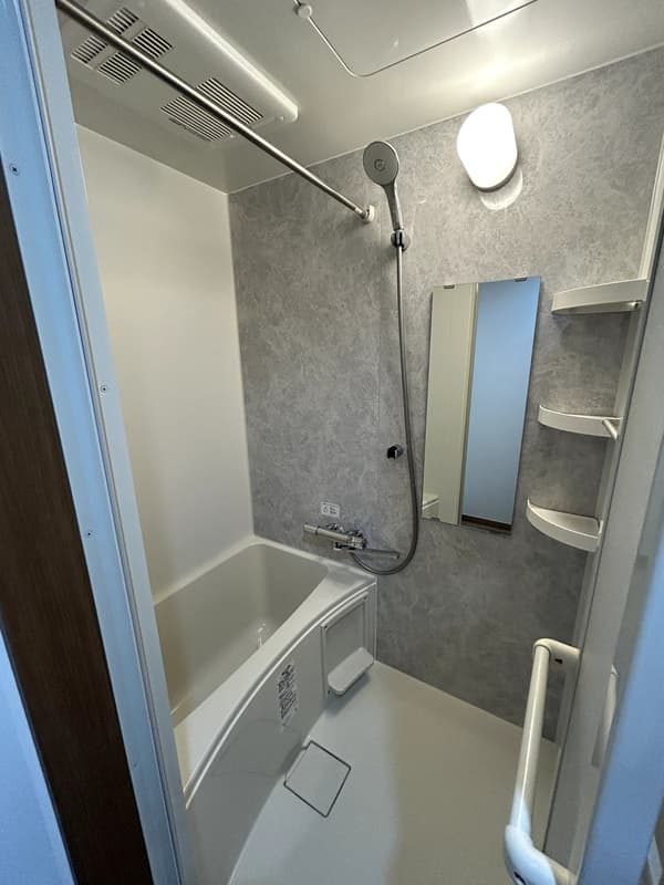 Room image 13