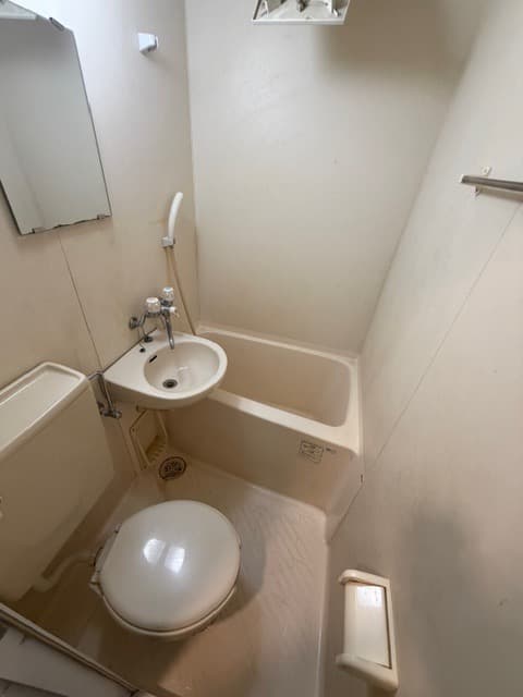 Room image 8