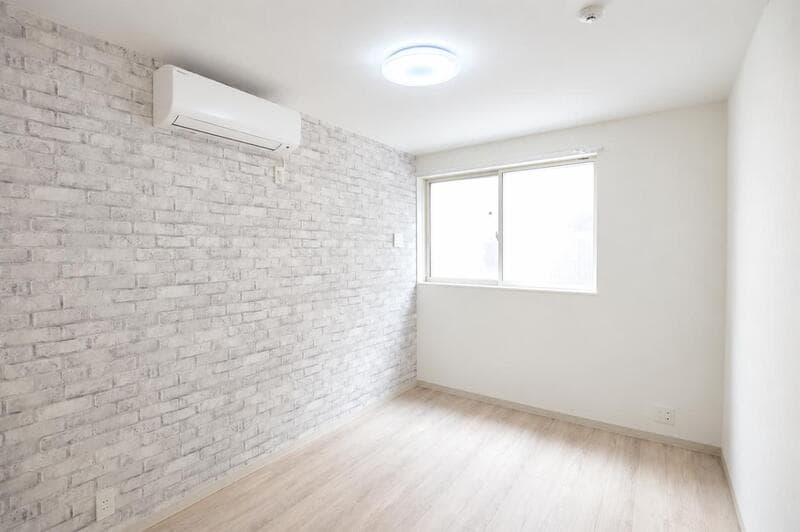 Room image 15