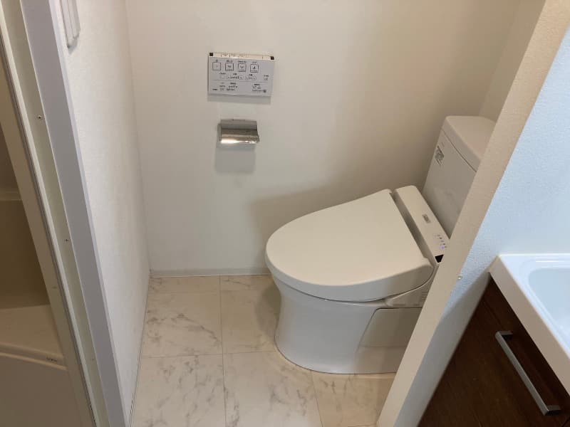 Room image 12