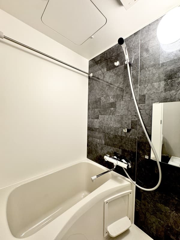 Room image 13