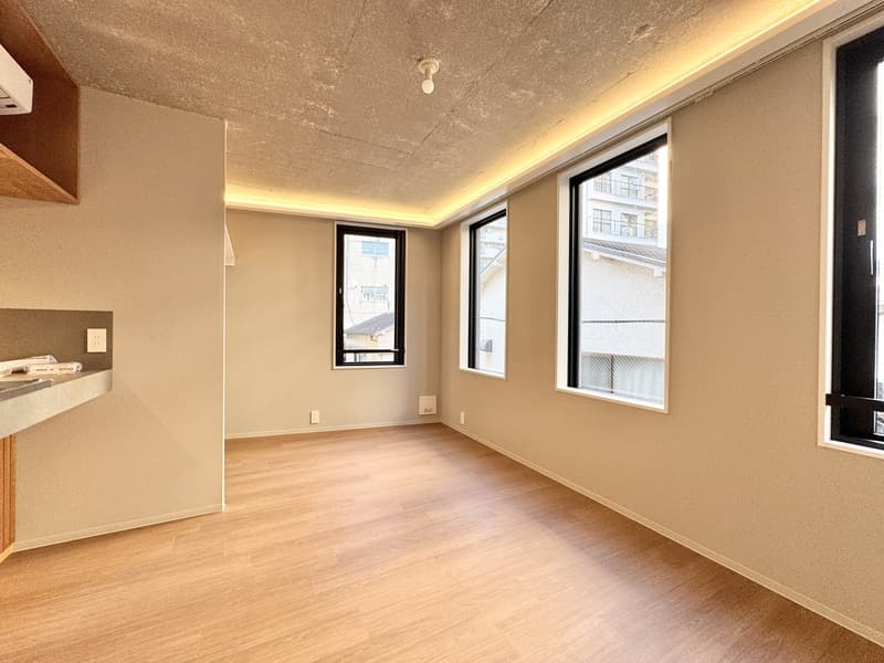 Room image 8