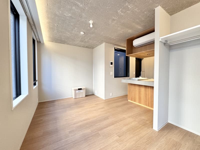 Room image 9