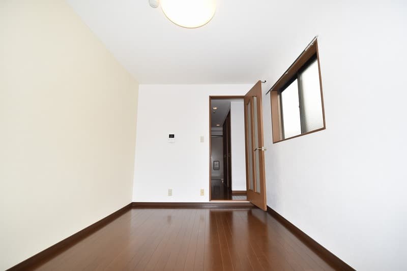 Room image 14