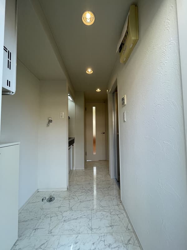 Room image 12
