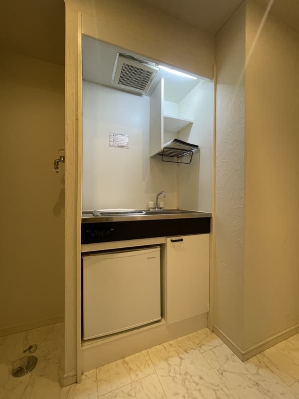 Room image 16